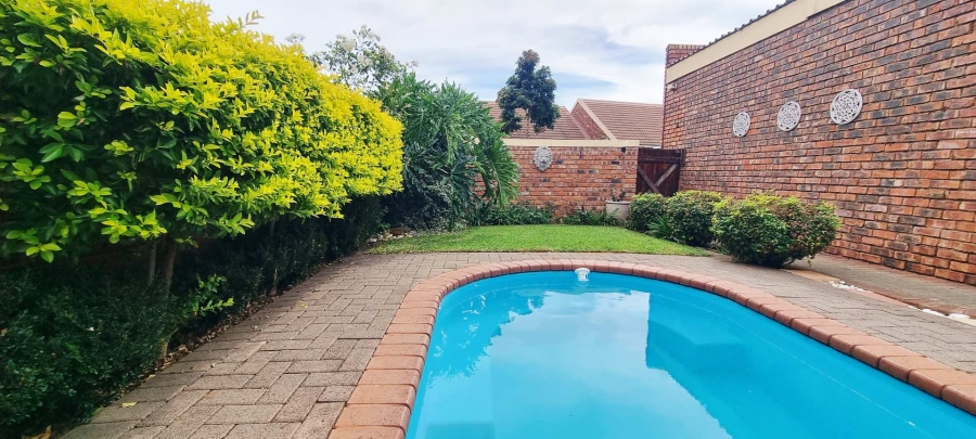 3 Bedroom Property for Sale in Langenhovenpark Free State